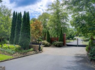 3869 Teesdale Ct, Sandy Springs, GA 30350