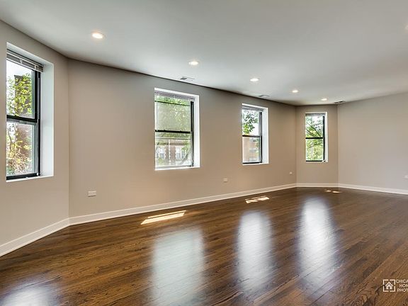 3rd image of 8936 Skokie Blvd APT 2