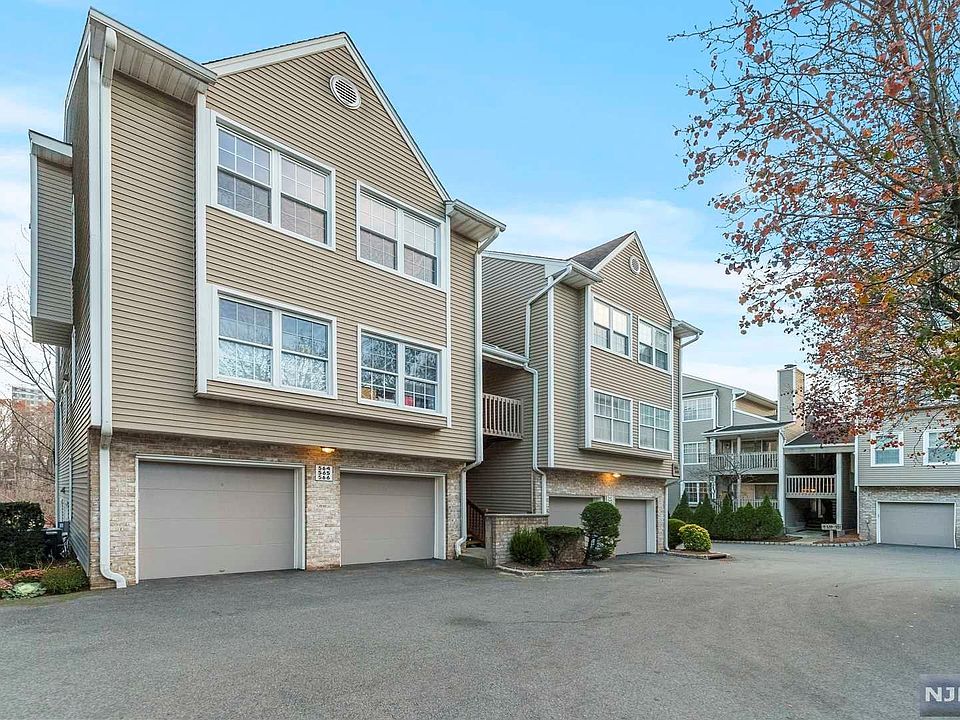 1st image of 566 Windsor Dr