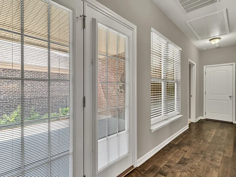 1054 Paddock Park Cir — Photo 8