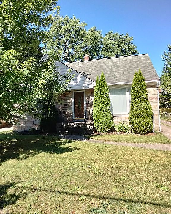 1st image of 228 Fournier St