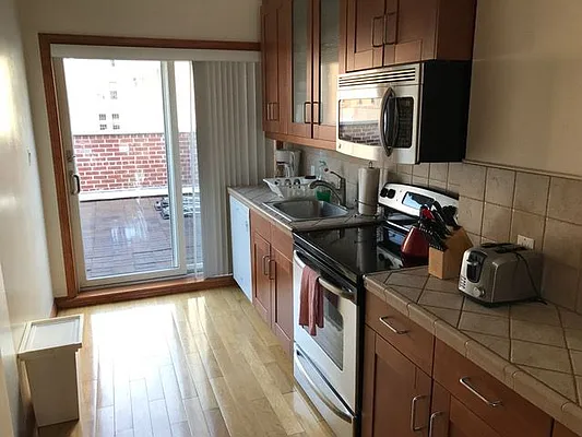 Rented by Easy Rental LLC | media 79