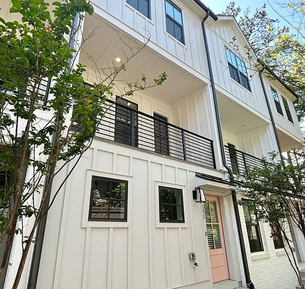 195 Chestnut Cir — Photo 1