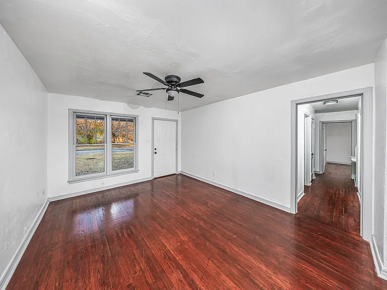 1414 NW 23rd St — Photo 6