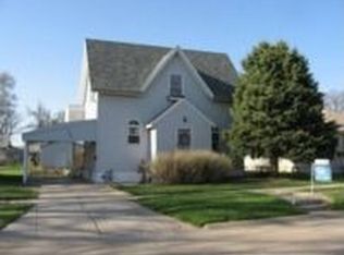1711 Bateman Ave, Hastings, NE 68901