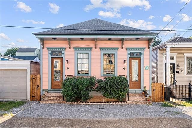 1st image of 712 Harmony St