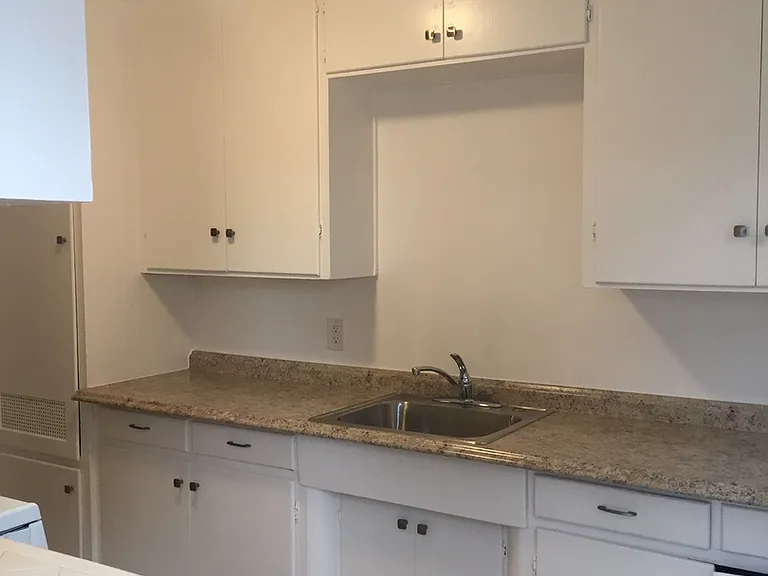 LA MESA — Photo 4