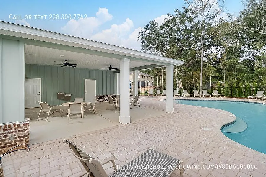 Building Photo - 12258 Fraizer Ln