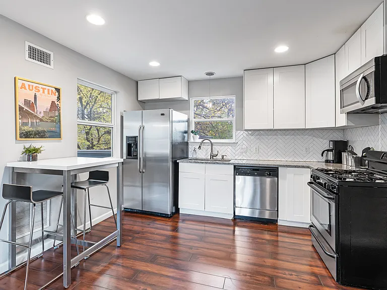 4414 Marathon Blvd #B — Photo 6