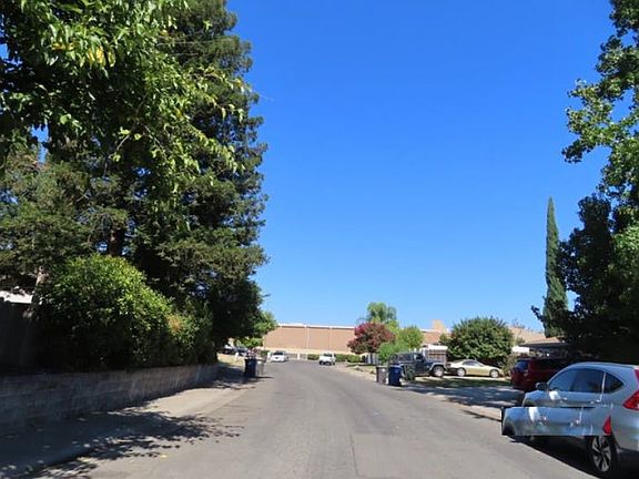 4th image of 6005 Rowan Way