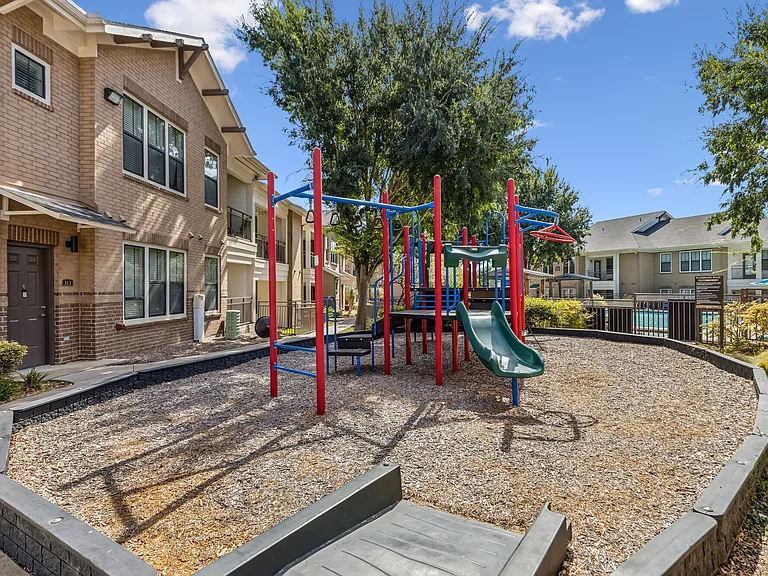 Creekside Townhomes — Photo 20