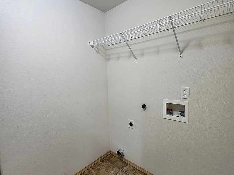 5811 Austin Ct — Photo 5