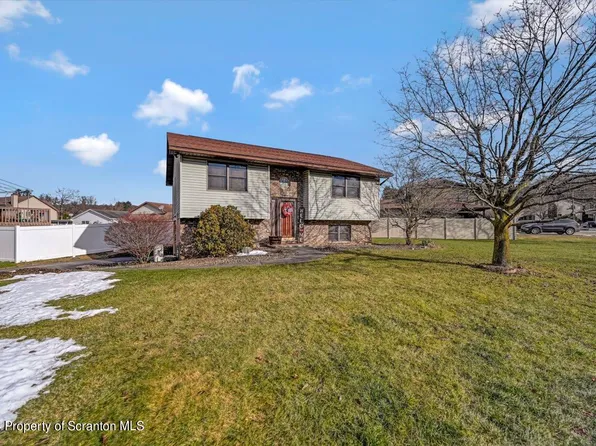 107 W Winthrop St, Jessup, PA 18403