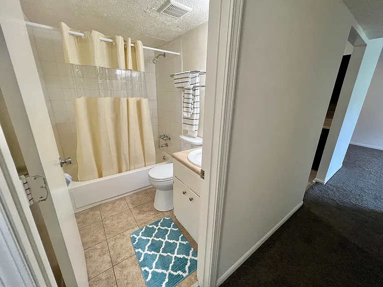 Derby Run Apartments — Photo 82