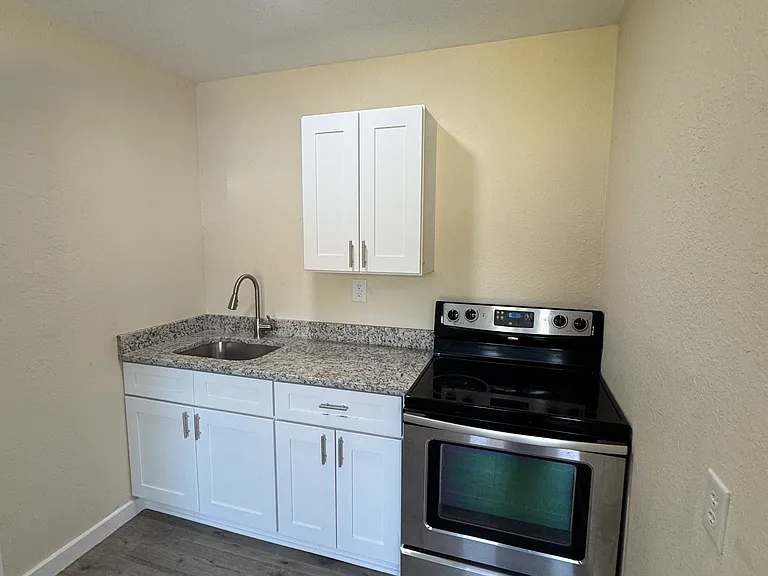 202 W Highland St #1 — Photo 12