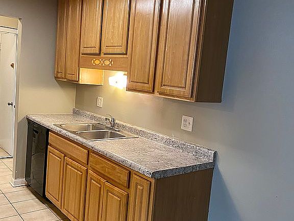 2nd image of 655 Deepwoods Dr APT 1K