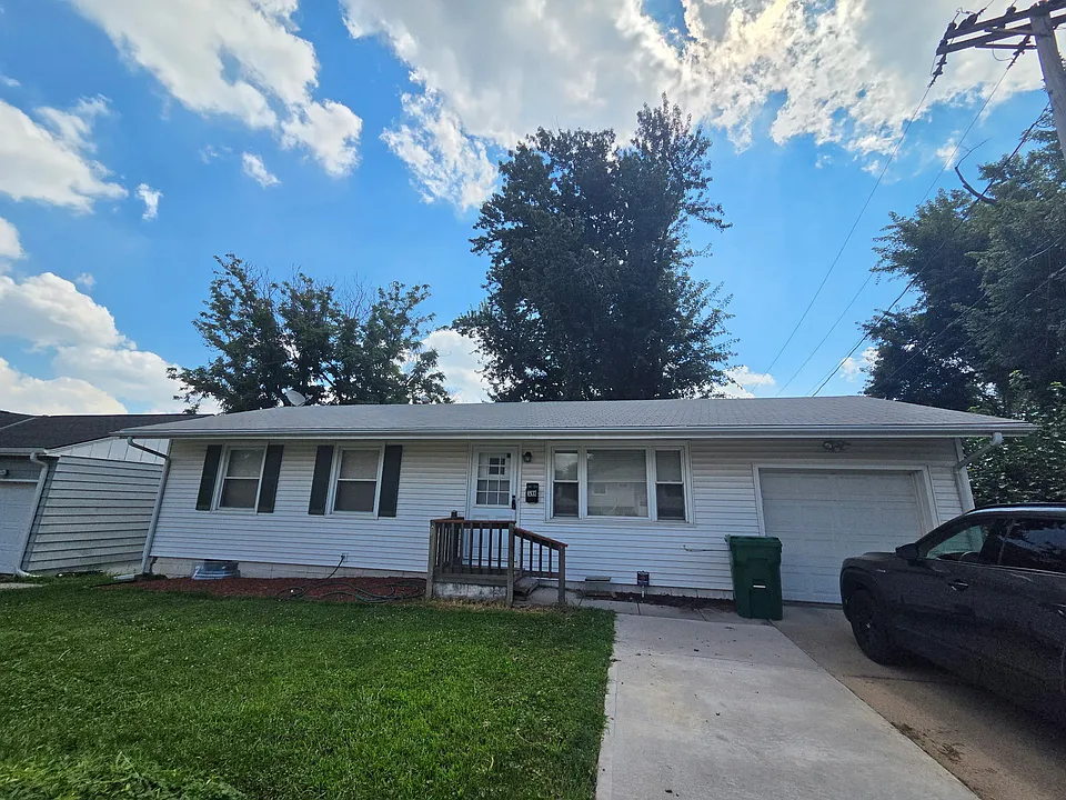 4937 S 77th Ave