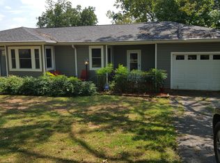 409 College St, Athens, TN 37303