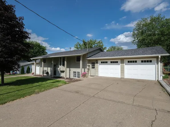 405 10th St SE, Waseca, MN 56093