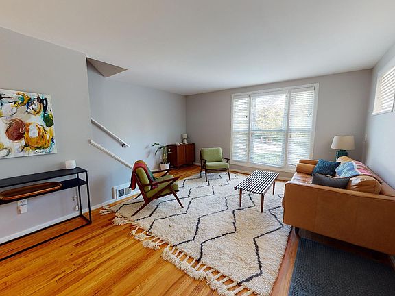 3rd image of 6904 Kenyon Dr