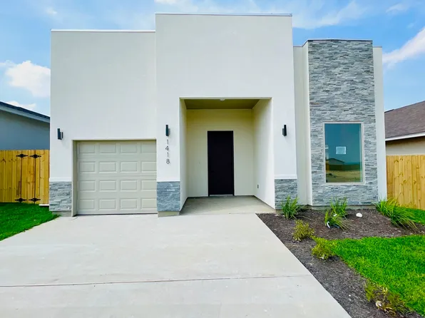 1418 Los Estribos Dr, Laredo, TX 78043