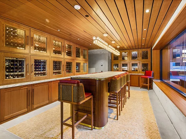 21 West End Avenue image 9 of 40