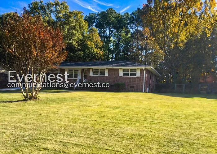 3 bed, 1.5 bath, 1251 sqft, $1,395 — Photo 3