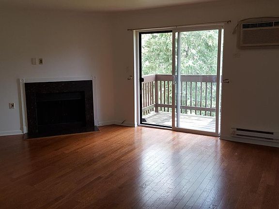 2nd image of 508 E Spruce Dr APT 2B