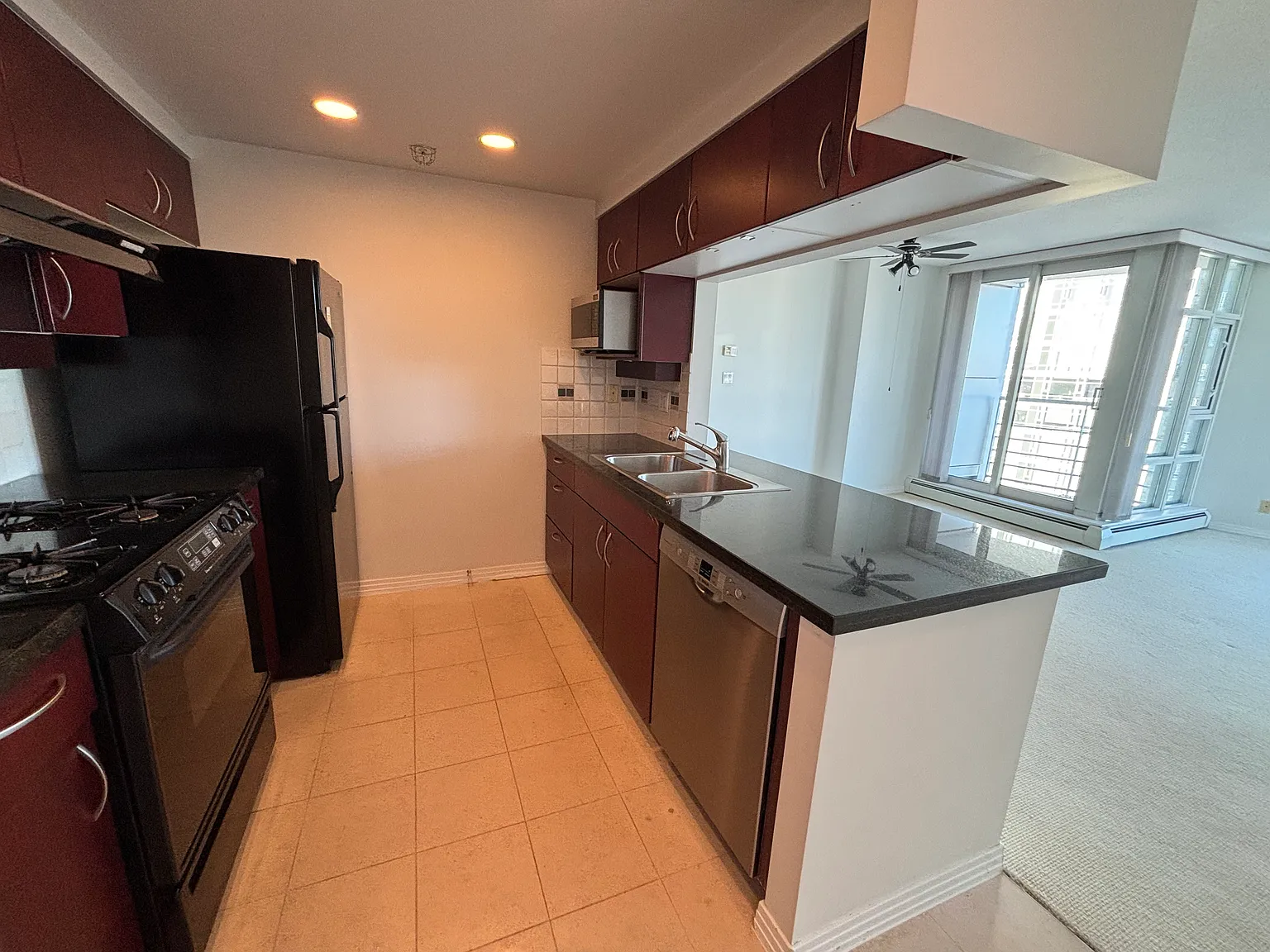 1199 Marinaside Crescent Vancouver — Photo 3