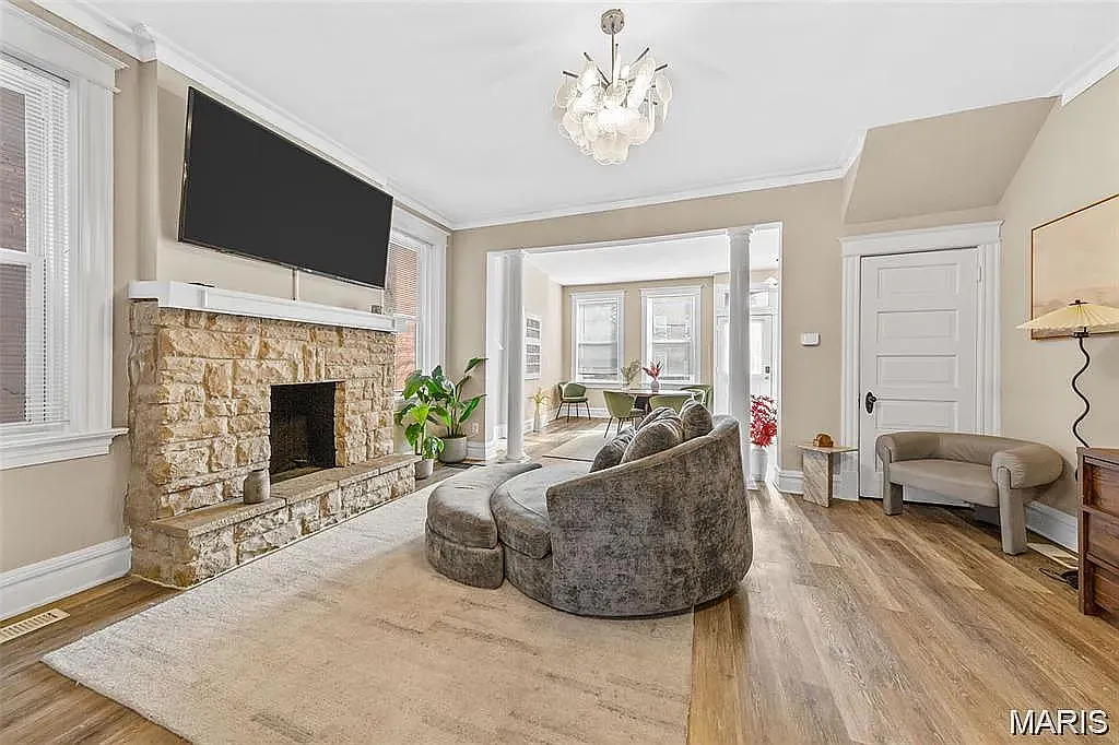 3 bed, 1900 sqft, $1,875 — Photo 3