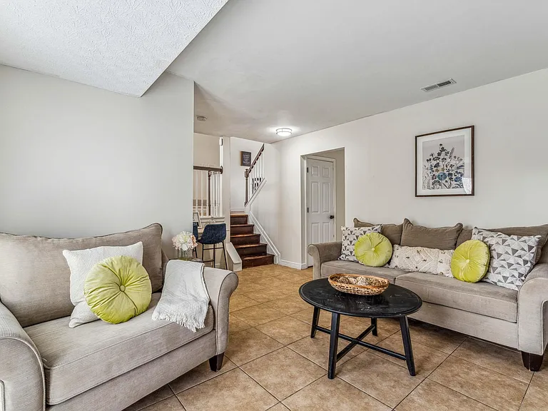 3270 Gurtis Dr — Photo 28