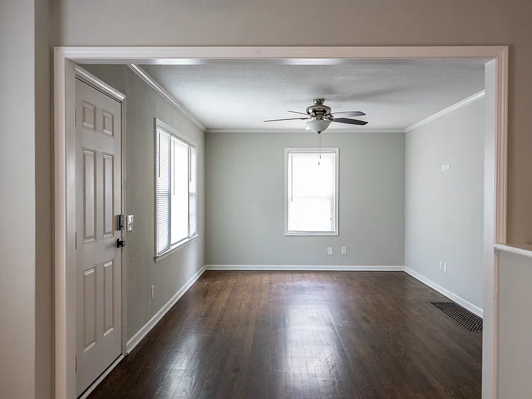 5440 Sherwood Dr — Photo 4