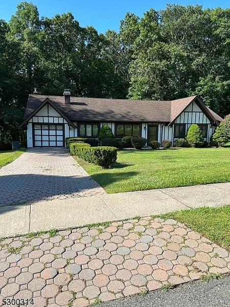 1st image of 6 Belle Ct