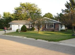 676 Aberdeen Cir, Hartland, WI 53029