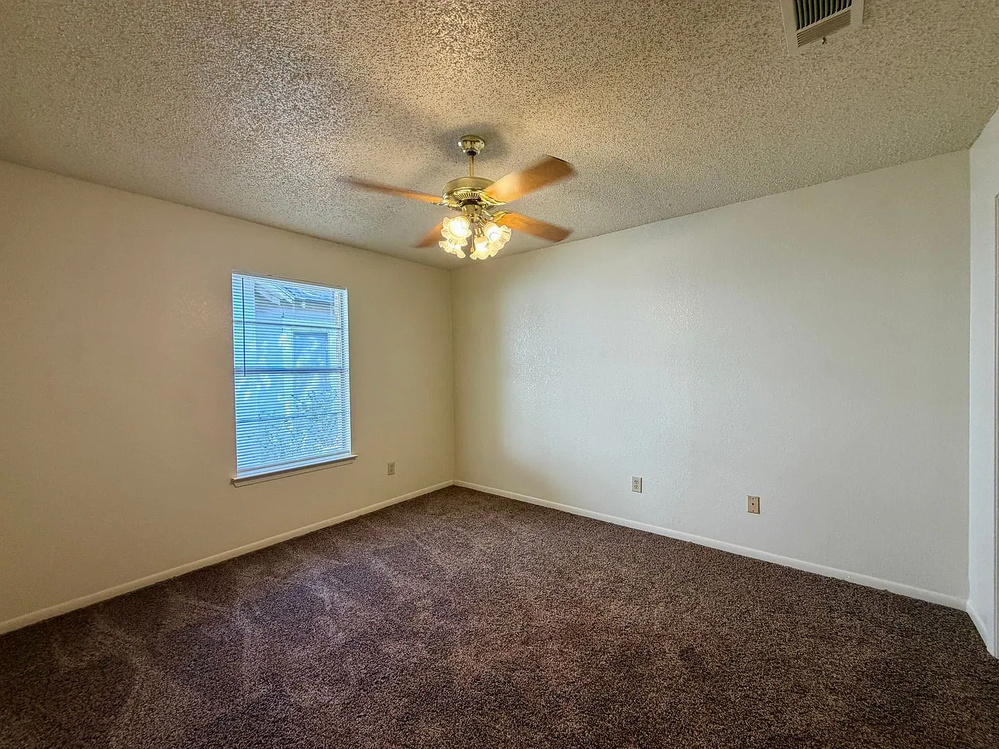 Duplex — Photo 2