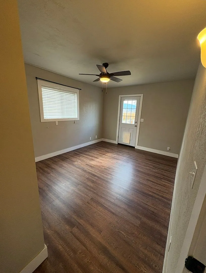 Charming 2 Bed / 1 Bath Home with Garage & Fenced Yard — Photo 2