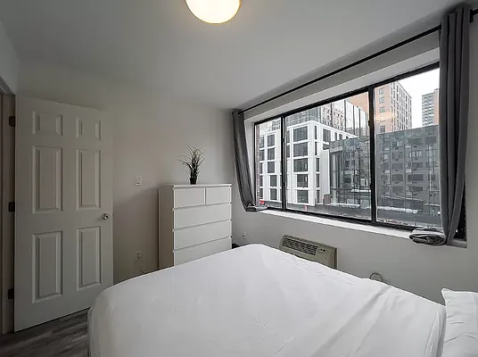 Rented by Avenues Real Estate | media 19