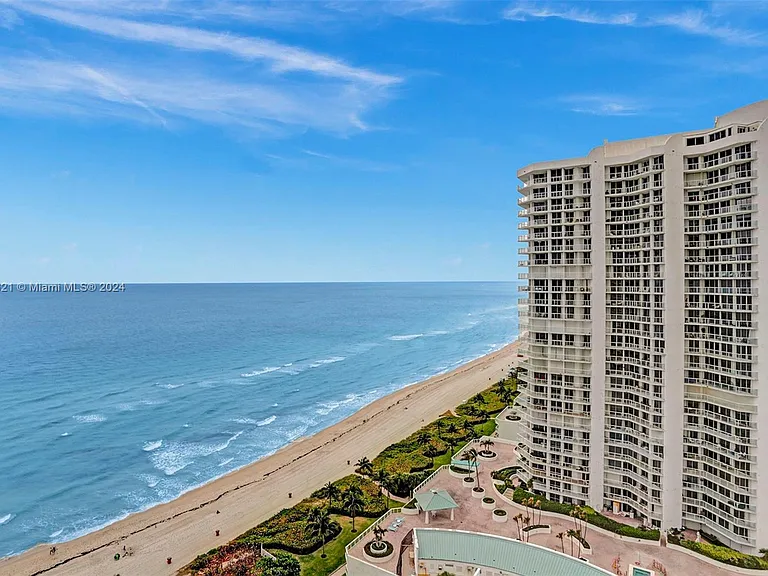 16699 Collins Ave #2209 — Photo 28