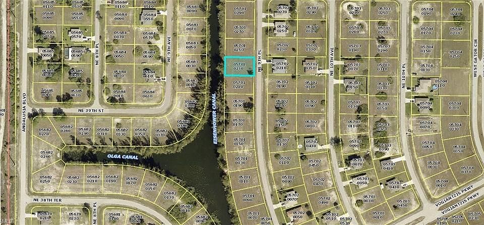 2nd image of 3908 NE 9th Pl