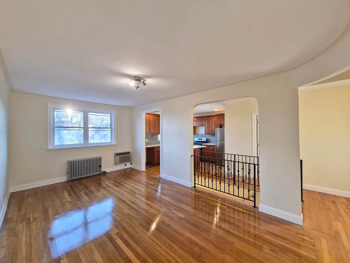 Building Photo - 25 Winthrop Pl #2