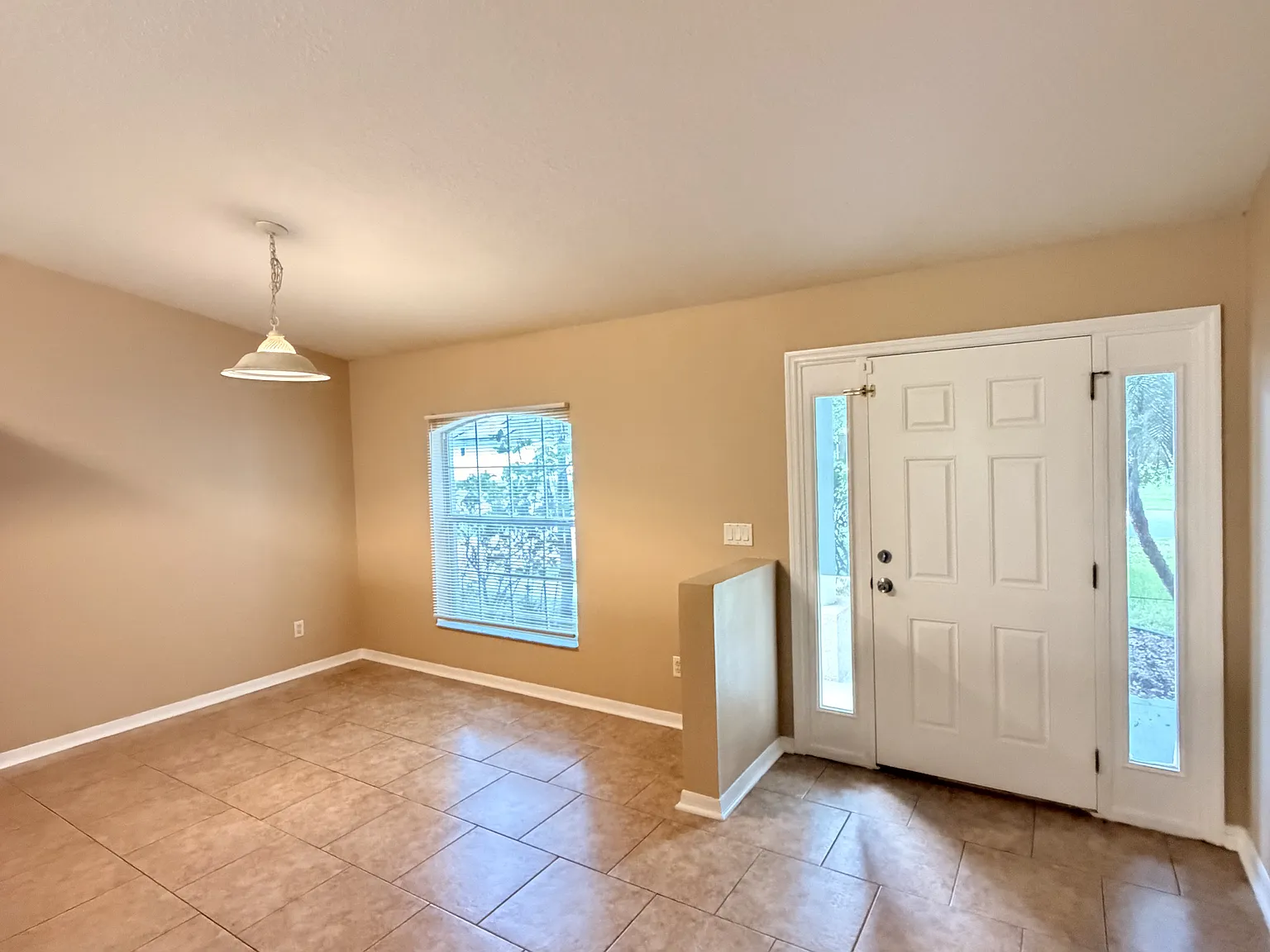 5 bed, 2250 sqft, $2,500 — Photo 3