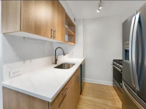 100 West 39th Street image 2 of 8