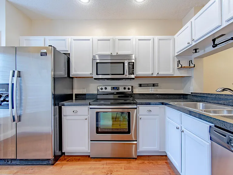 8639 Hunters Key Cir — Photo 6