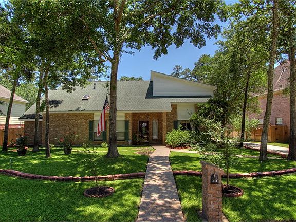 418 Heather Lane - Front view of the home.