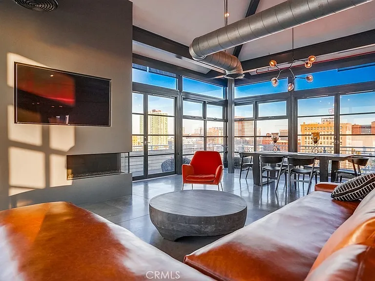 100 W 5th St #Penthouse 9B — Photo 29