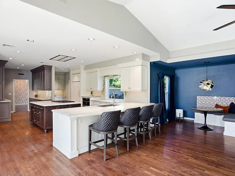 2939 N Manor Dr W — Photo 10