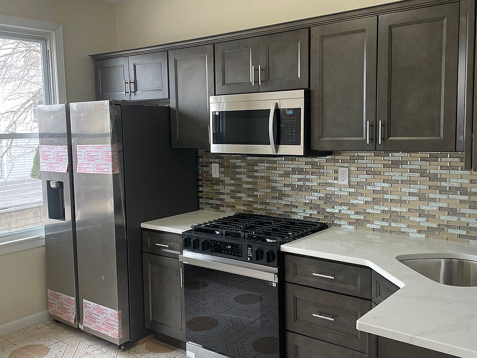 1st image of 220 Custer Ave Floor 2