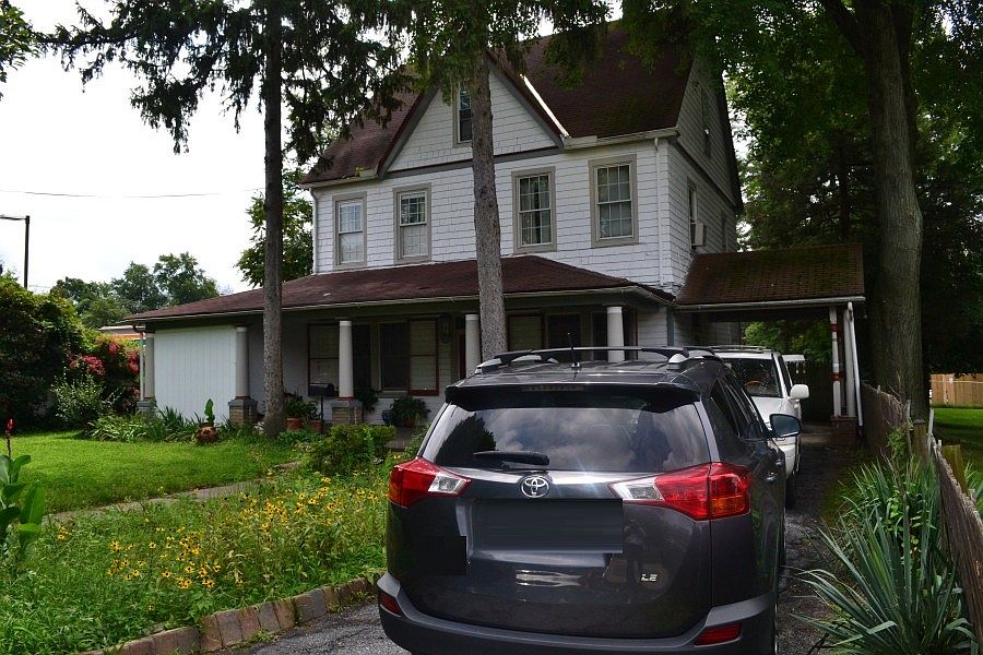 2nd image of 3711 Hamilton St