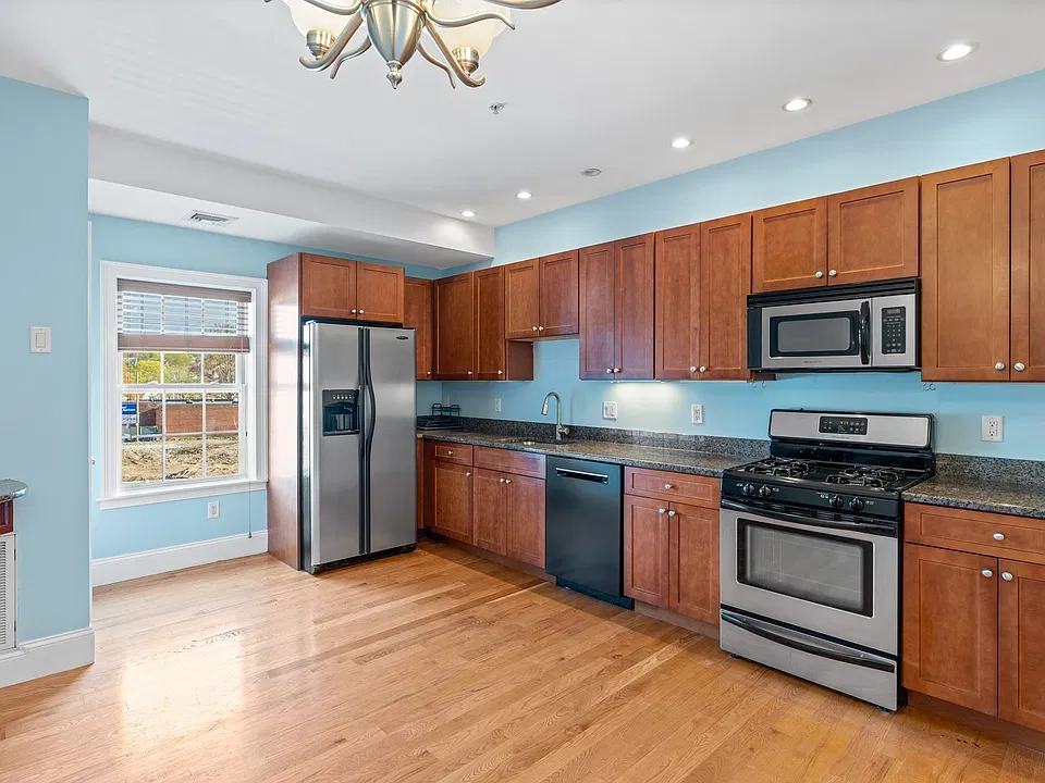 87 Franklin St #306
