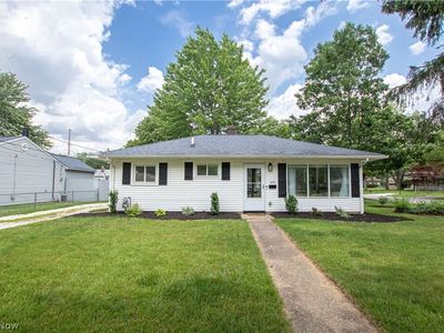 399 Edgewood Dr, Berea, OH, 44017